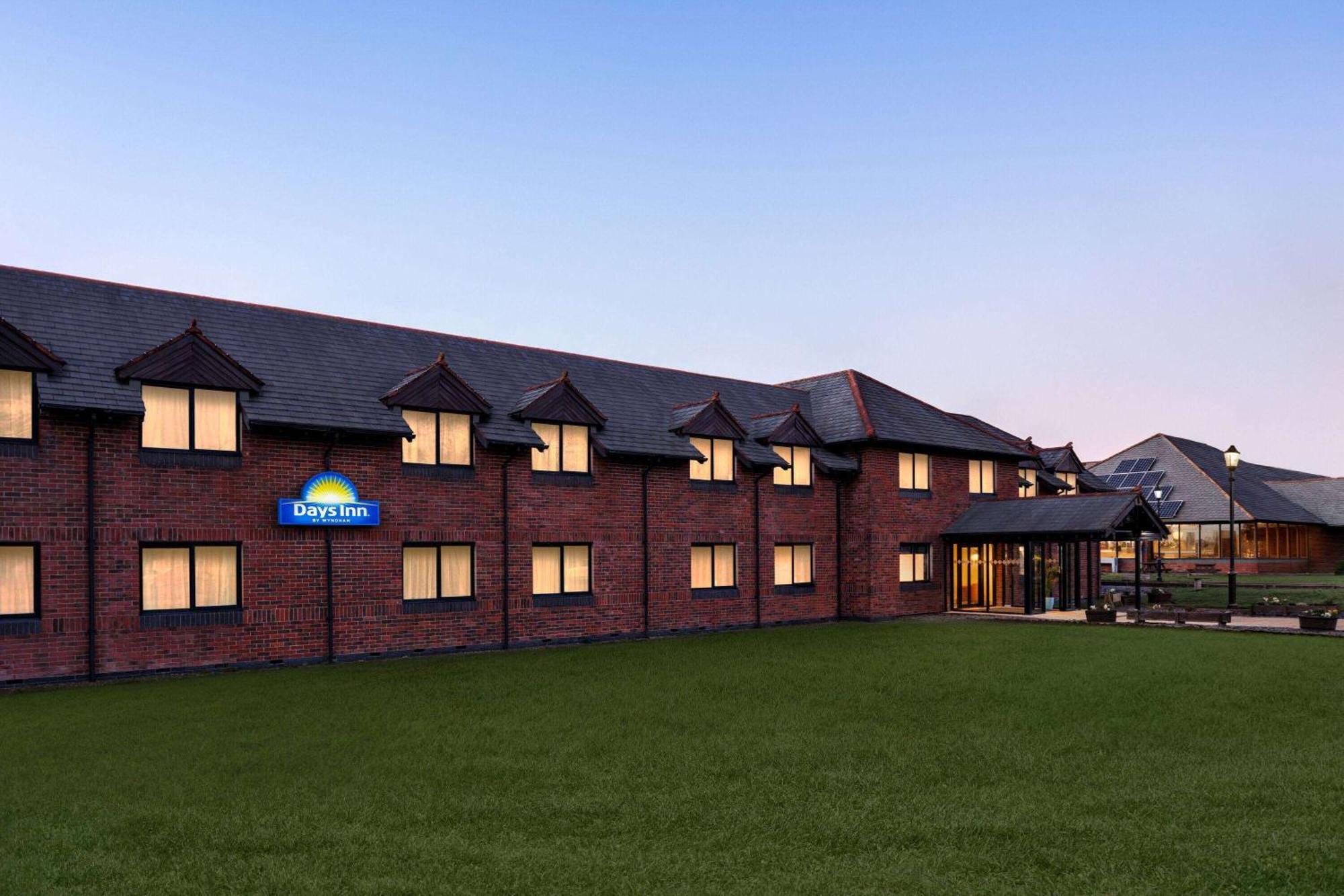 Days Inn Chesterfield - Tibshelf Exterior photo